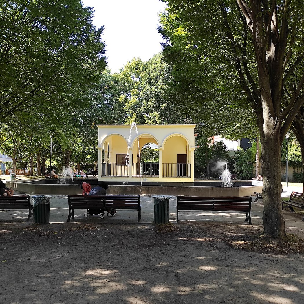 Square Etienne Jarrousse 1